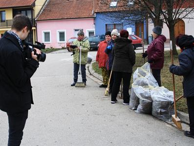 Klub důchodců * Velký jarní úklid města Velké Pavlovice