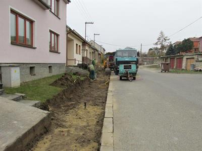 Služby města * I v polovině listopadu pokračují stavební práce