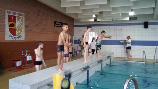 ZŠ * Plavecké závody žáků třetích tříd v Hustopečích