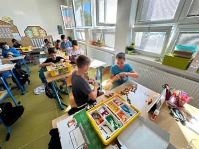 Základní škola * Projektový den ROBOTI na II. stupni Základní školy Velké Pavlovice
