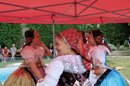Folklor & tradice * VELKOPAVLOVICKÉ KROJOVANÉ HODY 2024 * Pondělí u druhé stárky
