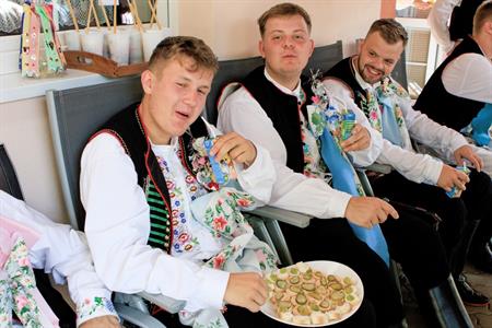 Folklor & tradice * VELKOPAVLOVICKÉ KROJOVANÉ HODY 2024 * Pondělí u druhé stárky
