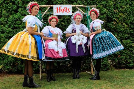 Folklor & tradice * VELKOPAVLOVICKÉ KROJOVANÉ HODY 2024 * Pondělí u druhé stárky