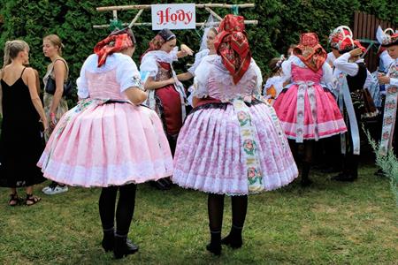 Folklor & tradice * VELKOPAVLOVICKÉ KROJOVANÉ HODY 2024 * Pondělí u druhé stárky