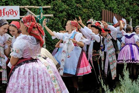 Folklor & tradice * VELKOPAVLOVICKÉ KROJOVANÉ HODY 2024 * Pondělí u druhé stárky
