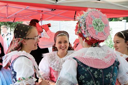 Folklor & tradice * VELKOPAVLOVICKÉ KROJOVANÉ HODY 2024 * Pondělí u druhé stárky