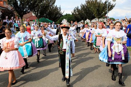 Folklor & tradice * VELKOPAVLOVICKÉ KROJOVANÉ HODY 2024 * Pondělí u druhé stárky