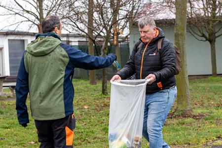 Spolková činnost * Velký jarní úklid města Velké Pavlovice - SDH & Přátelé country