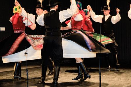 Kultura & folklor * VUS Ondráš; pásmo Z kraje do kraje ve velkopavlovické sokolovně